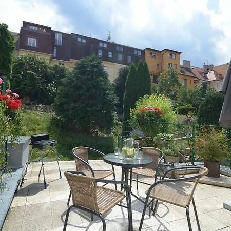 2 Bedroom Close To Castle Apartmán Praha