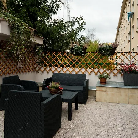 2 Bedroom Close To Castle