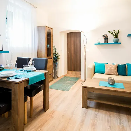 2 Bedroom Close To Castle